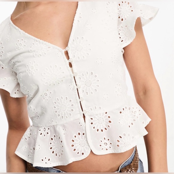 White Eyelet V-Neck Peplum Top NWT - Picture 3 of 7